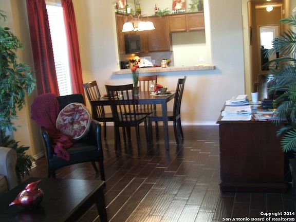 3rd image of 606 & 610 Creekside Circle