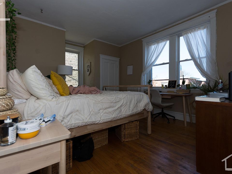 2nd image of 329 Saint Paul St #6S