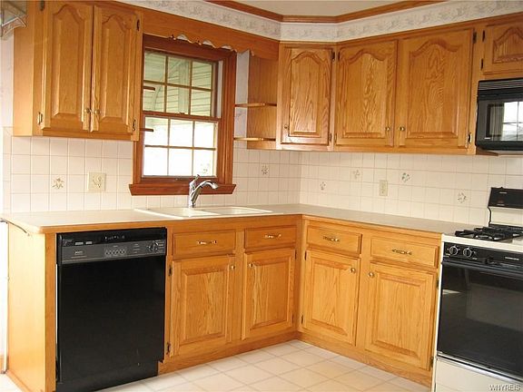 2nd image of 7 Santin Dr