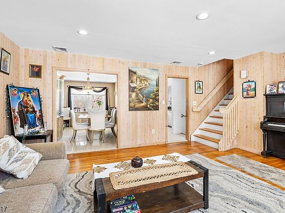 2nd image of 406 Kinderkamack Rd