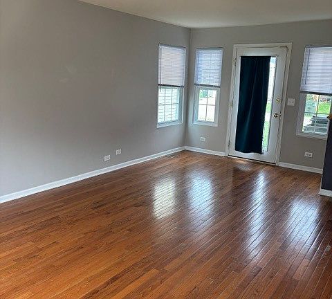 4th image of 364 Ogden Falls Blvd