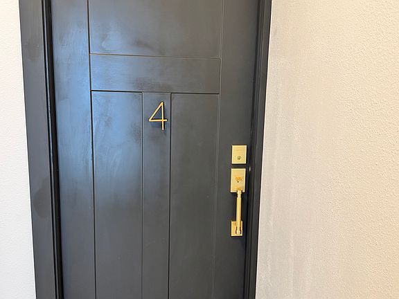 3rd image of 115 E 12th St #4