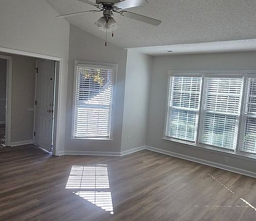 4th image of 2933 Deer Brook Ct