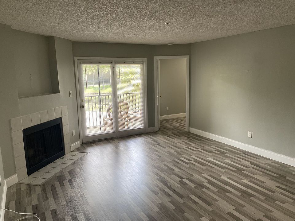 1st image of 216 Afton Sq Unit 205