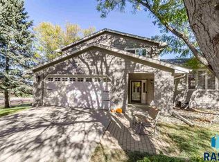 420 E Aspen Dr, Sioux Falls, SD 57105