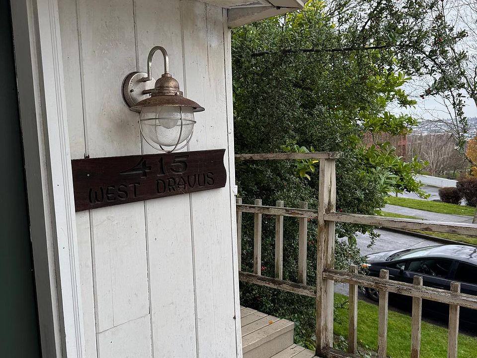 Prime Location: Walking distance to Seattle Pacific University and close to all local amenities.