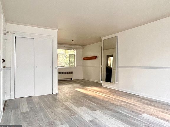 4th image of 10402 Montrose Ave APT 202