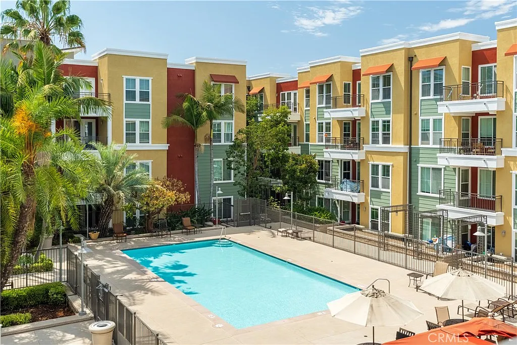 2 bed, 1260 sqft, $3,825 — Photo 1