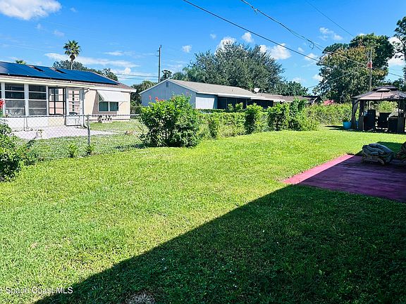 2nd image of 2073 Clover St NE