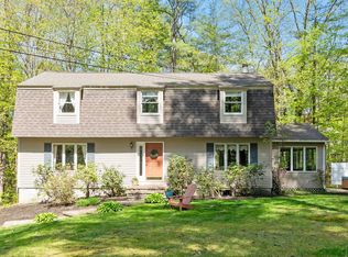 10 Moss Ln, Madbury, NH 03823