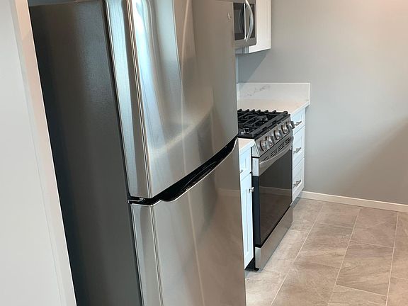 3rd image of 1847 Colby Ave APT 4