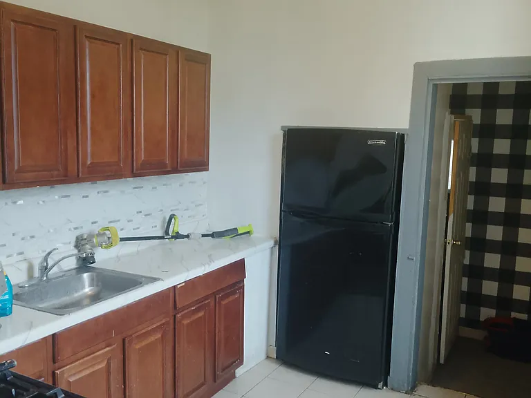 650 Birch St — Photo 2
