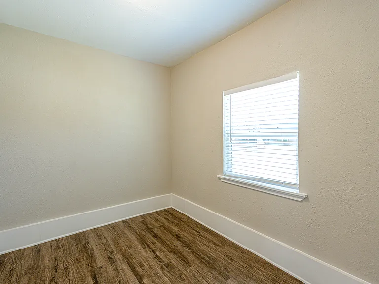105 Dupont Cir — Photo 28