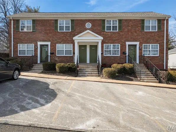 1513 Swallow Dr, Saint Louis, MO 63144