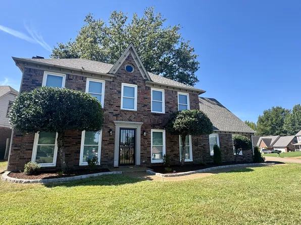 4820 Harvest Knoll Ln, Memphis, TN 38125