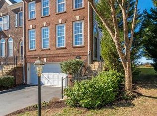 6164 Toledo Pl, Haymarket, VA 20169