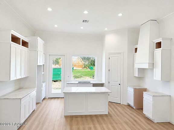 4th image of 111 Fountain Meadow Dr