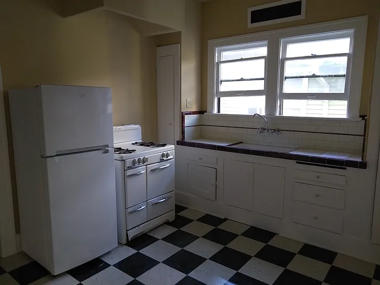 4608 Kingswell Ave #8 — Photo 1