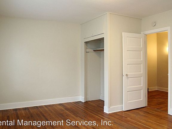 4th image of 1011 NE Tillamook St #2