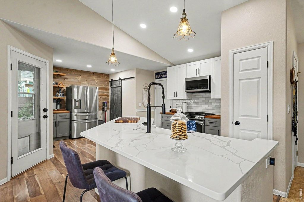 525 Nokomis Ct