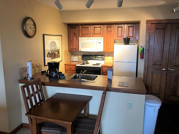 3rd image of 202/204 Highland House #26209