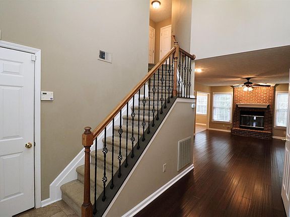 3rd image of 3628 Beechwood Cir