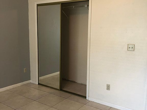 4th image of 3839 Guildford Ct