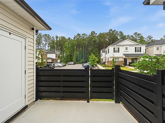 3rd image of 609 Kathy Ann Way W