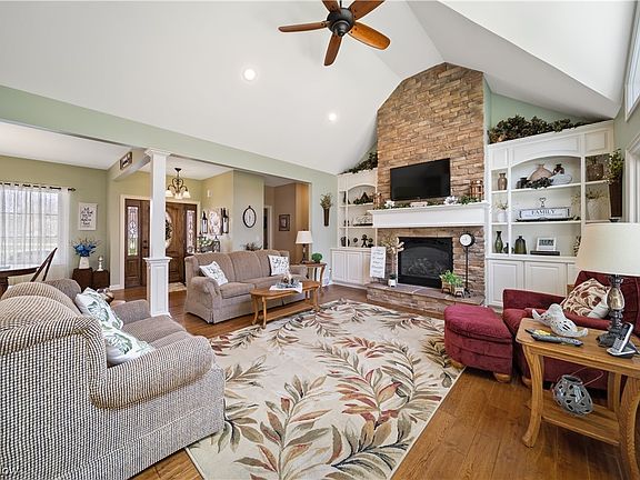3rd image of 2938 Amity Ln