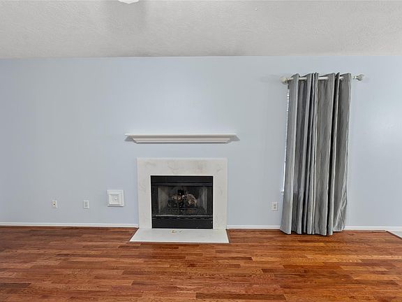 4th image of 1245 Hunter Wood Dr
