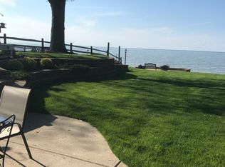 4825 Lake Rd, Sheffield Lake, OH 44054