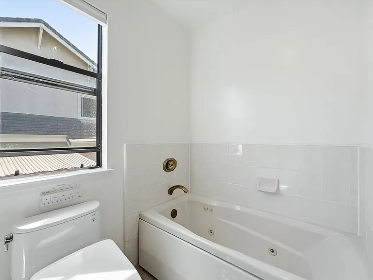 264 W California Ave #C — Photo 16