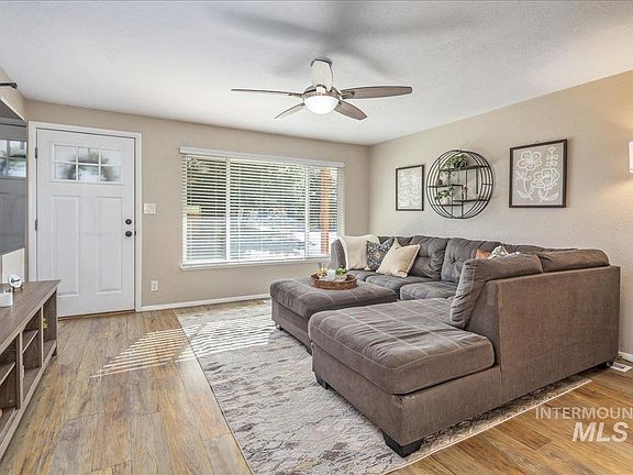 4th image of 2103 N Hampton Rd