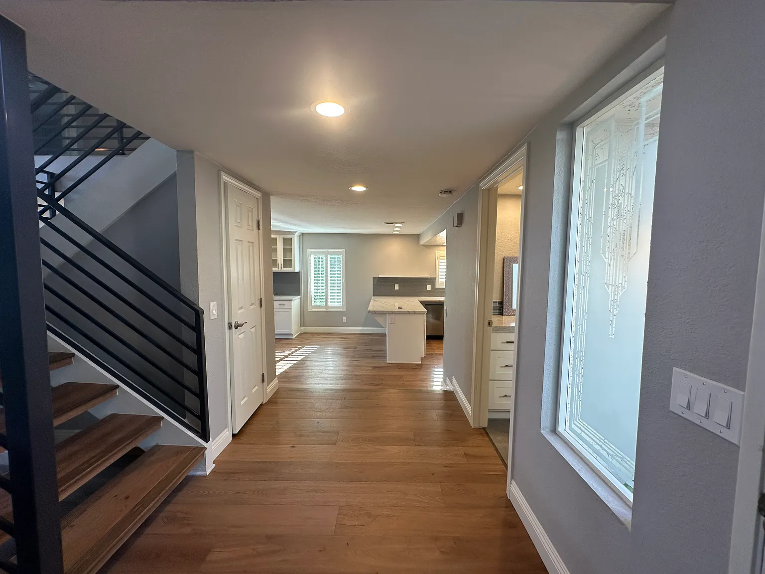 3 bed, 2.5 bath, 1860 sqft, $5,650 — Photo 4