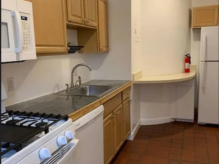 445 Park Dr #19 — Photo 5