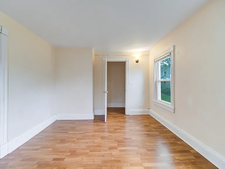 4 Underwood St #2 — Photo 18