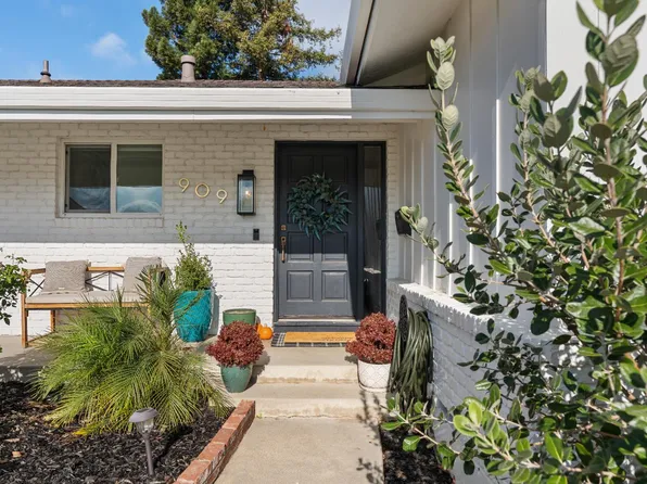 909 Greenwood Dr, Lodi, CA 95242