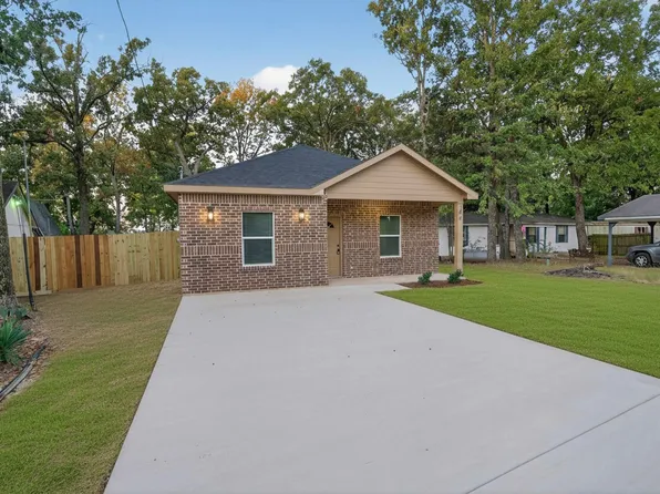 106 Comanche Dr, Mabank, TX 75156