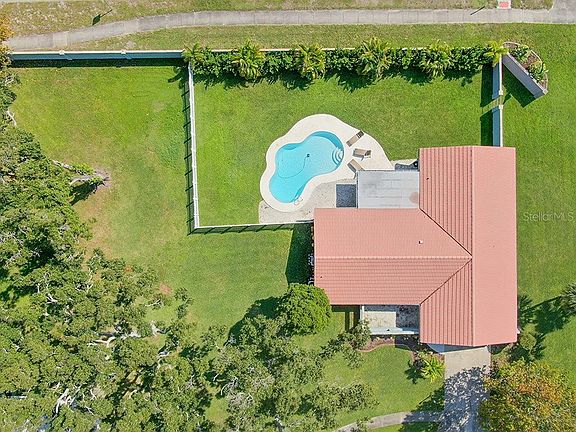 2nd image of 2198 Wateroak Dr N