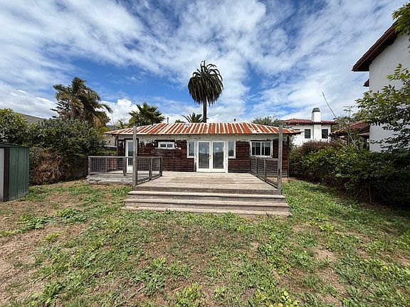 3rd image of 4253 Carpinteria Ave Unit B