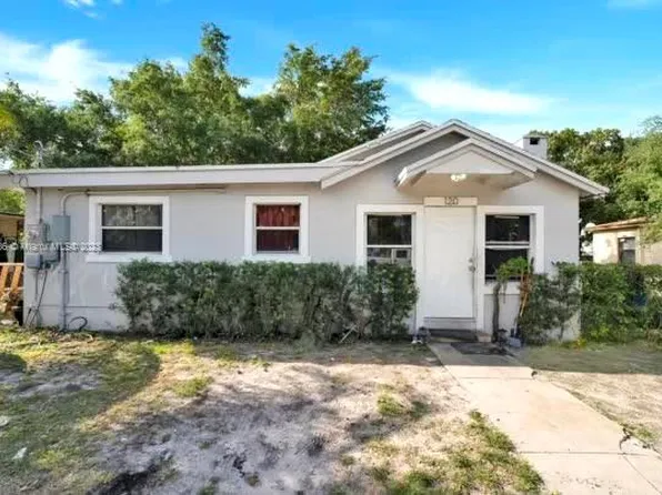 120 NE 70th St, Miami, FL 33138