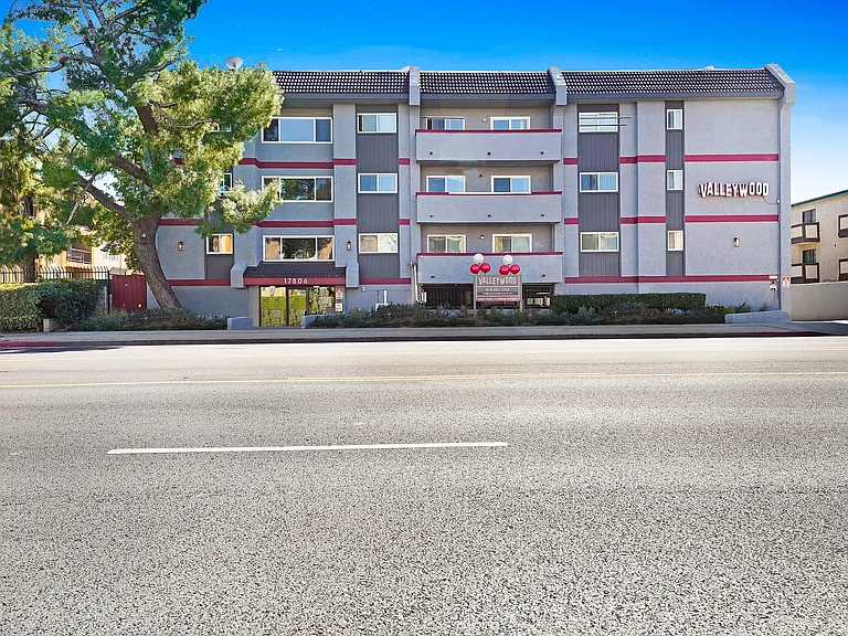 Valleywood Apartments — Photo 42