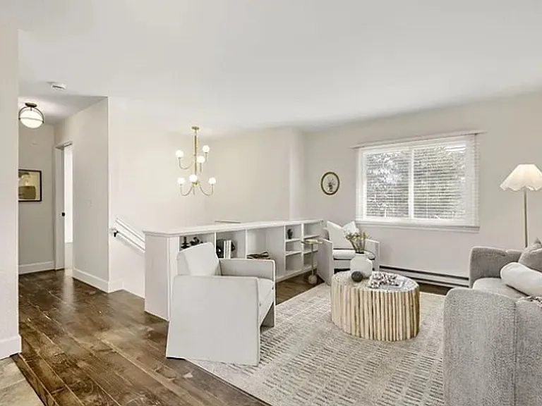 825 Pear St — Photo 2