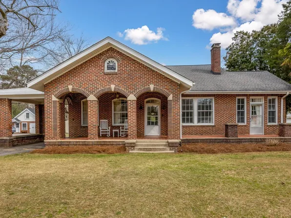 322 Saluda Ave, Batesburg, SC 29006