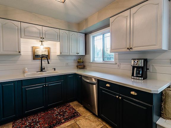 3rd image of 88 Lacota Dr
