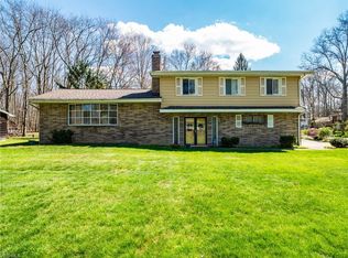 251 Skylane Dr, Northfield, OH 44067
