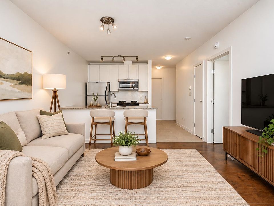 1st image of 480 Robson St #1303