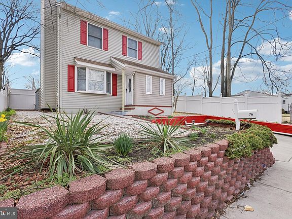 3rd image of 76 Highland Blvd