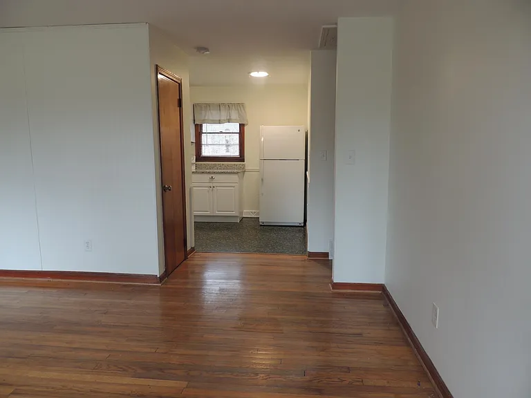 288 North Dr — Photo 3