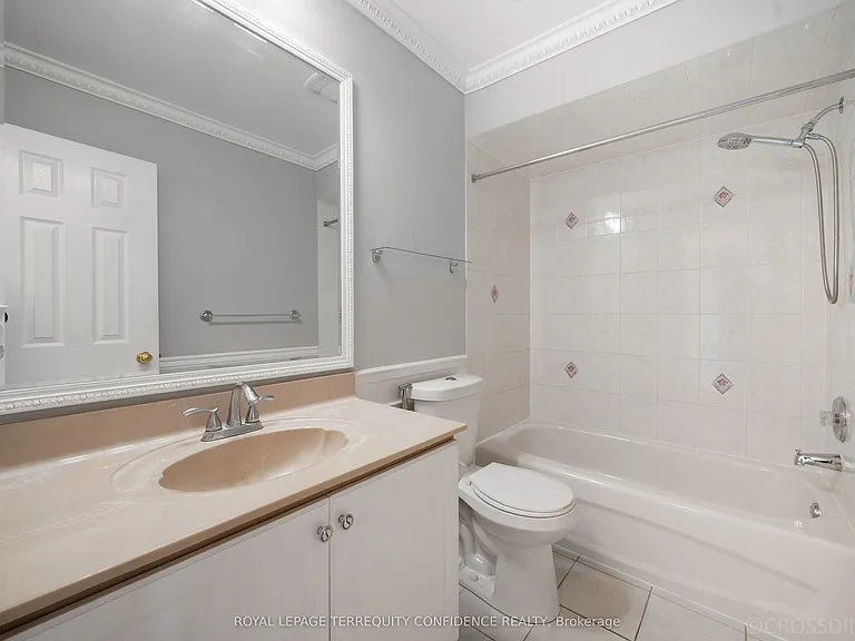 131 Laurelhurst Cres — Photo 22